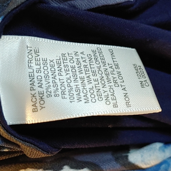 🌻Lord & Taylor Navy Dark Floral Top Medium - Picture 4 of 5